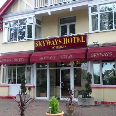 Skyways Hotel スラウ エクステリア 写真